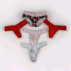5 Victoria's Secret pantie bundle Large
